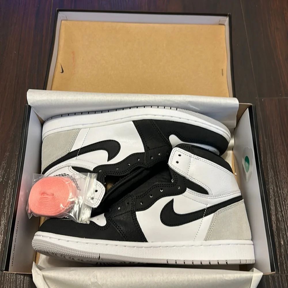 ‼️SOLD‼️ Air Jordan 1 Retro High OG “Bleached Coral/Stage Haze” - Picture 1 of 9